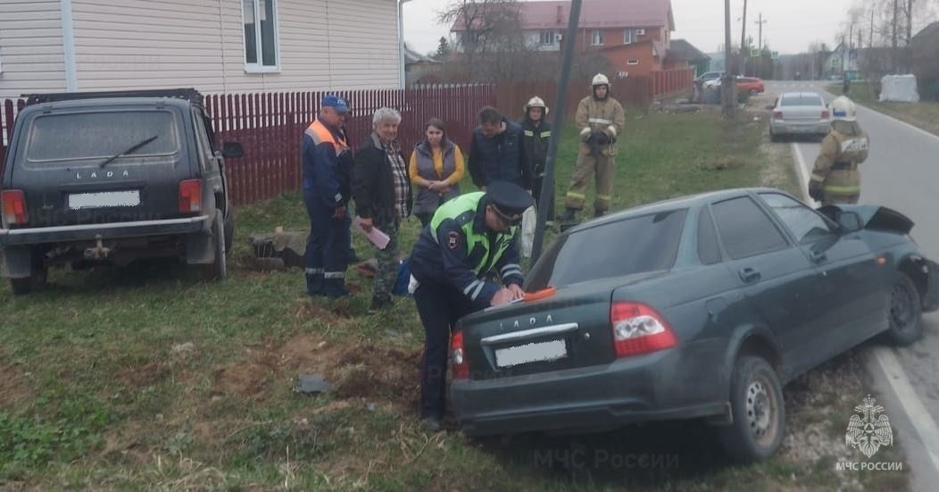 Спасатели МЧС принимали участие в ликвидации ДТП в г.Медынь, ул.Луначарского